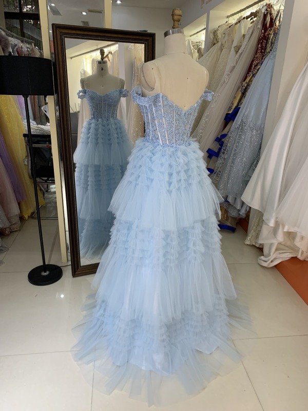 2025 Light blue off the shoulder lace embellished corset bodice princess ruffle tulle formal black tie prom dresses