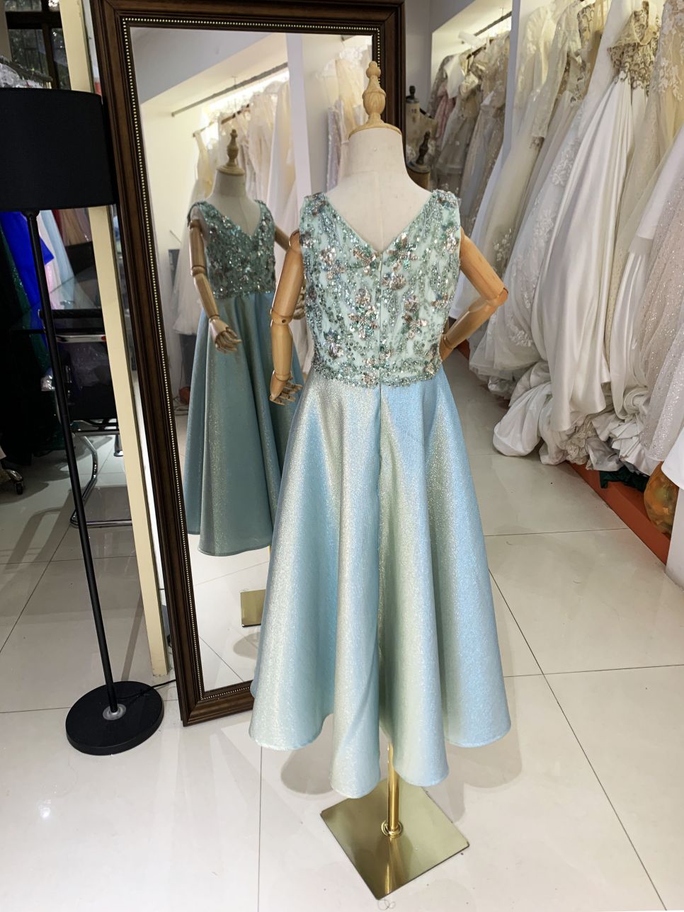 2025 green sleeveless embroidery beading A line lace up back children short evening shiny satin flower girls dresses