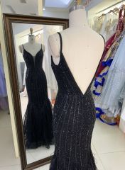 2025 wholesale black sleeveless mermaid crystal beading embellished fitted gown prom evening dresses with feathers
