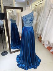 2025 New elegant glitter blue one shoulder crystal embellished gown satin fabric floor-length prom dress for women