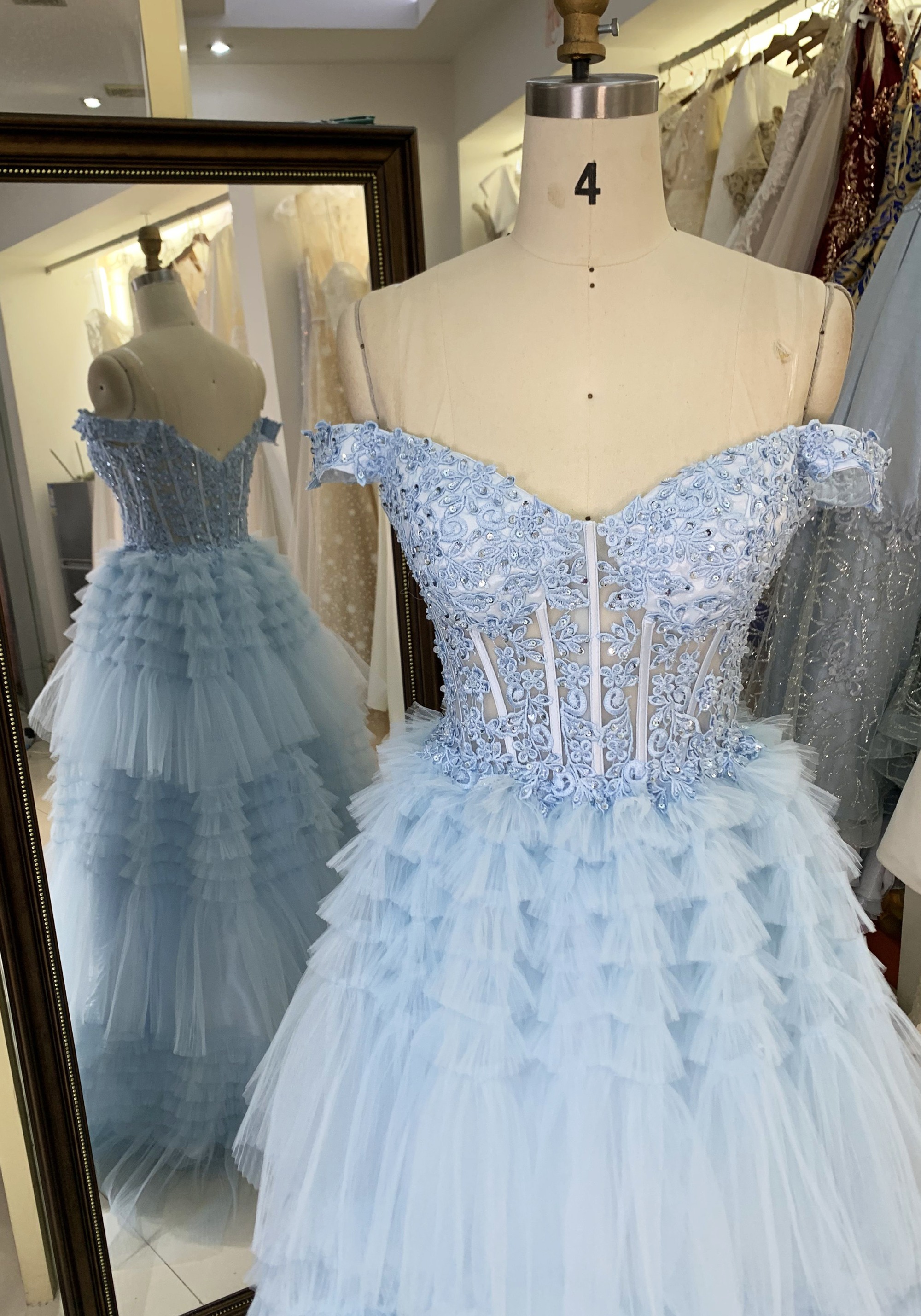 2025 Light blue off the shoulder lace embellished corset bodice princess ruffle tulle formal black tie prom dresses