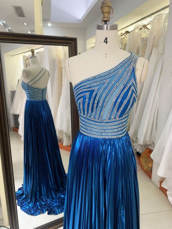2025 New elegant glitter blue one shoulder crystal embellished gown satin fabric floor-length prom dress for women