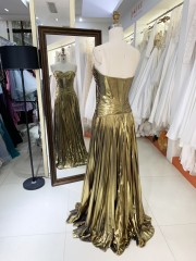 2025 New custom elegant women's pleat sleeveless back strap glitter gold A-Line Skirt prom dress for girl