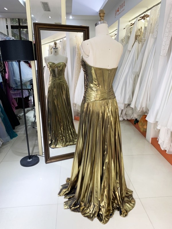2025 New custom elegant women's pleat sleeveless back strap glitter gold A-Line Skirt prom dress for girl