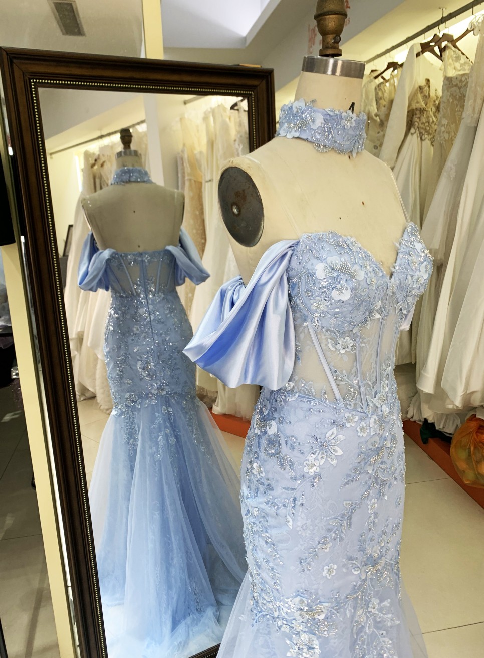 2025 New custom blue deep V-neck off shoulder strapless backless lace embroidery boning evening dress maxi dress prom dress