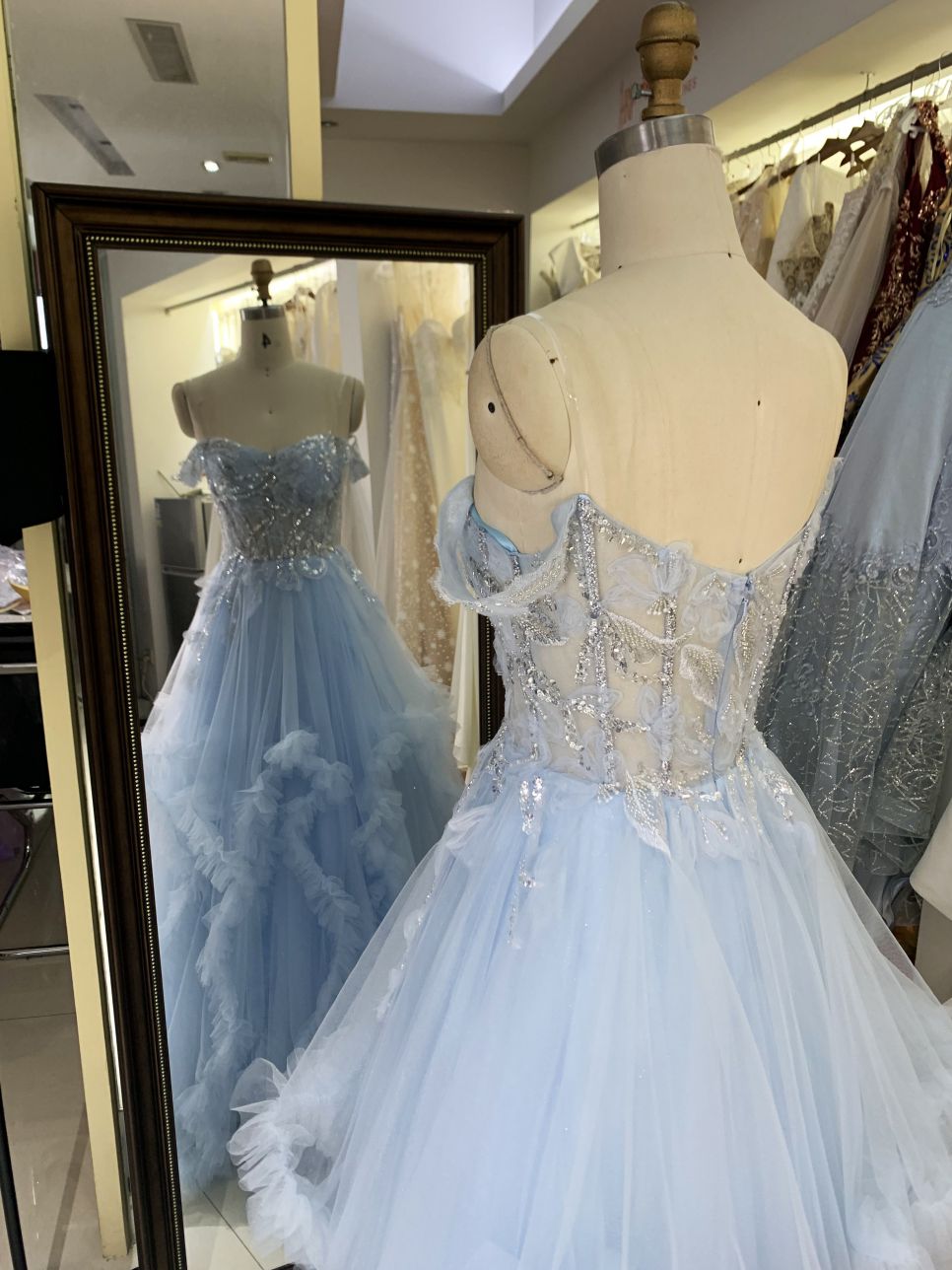 2025 light blue off the shoulder lace embellished corset bodice tulle formal princess ruffle prom dresses