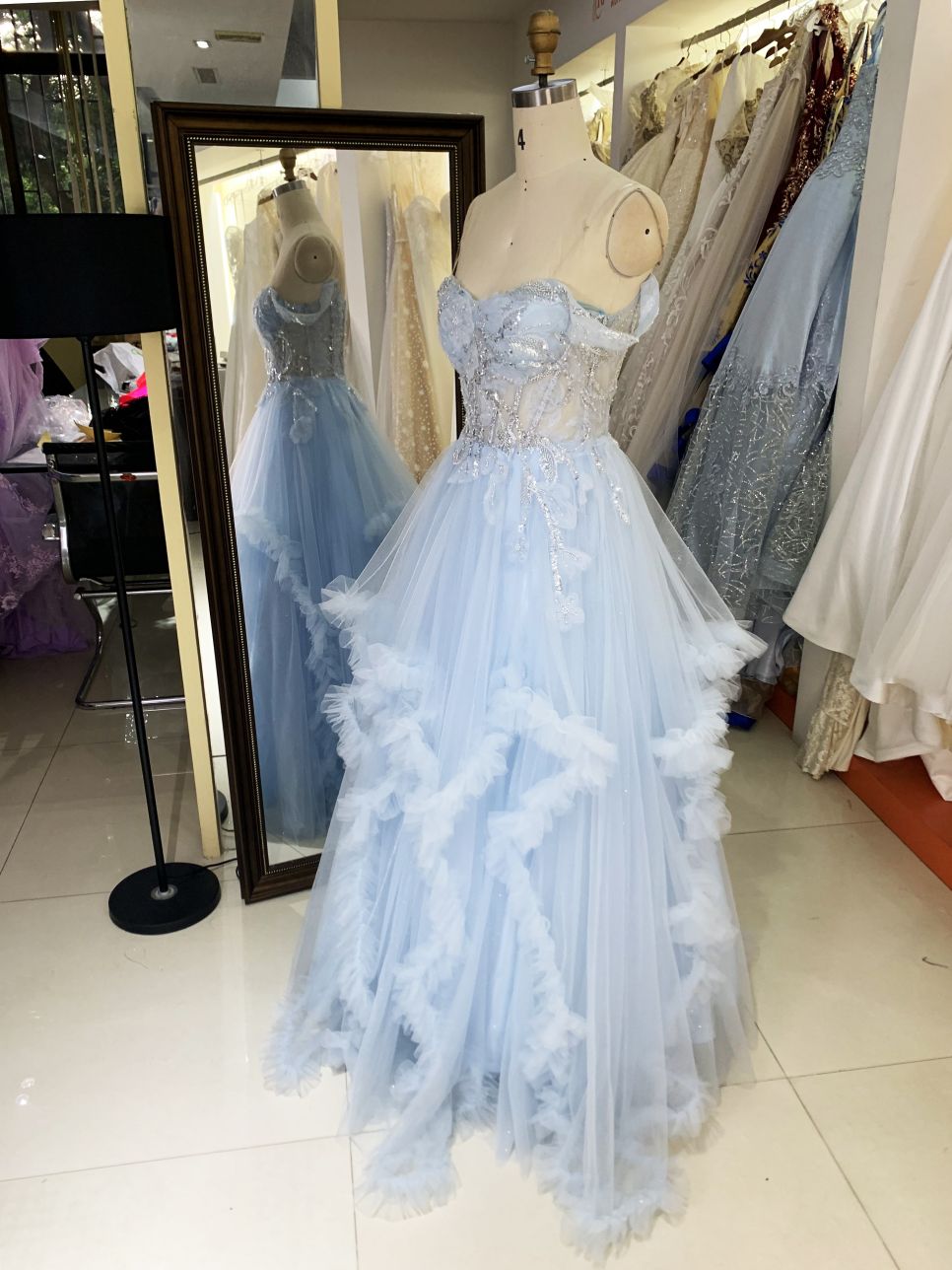 2025 light blue off the shoulder lace embellished corset bodice tulle formal princess ruffle prom dresses