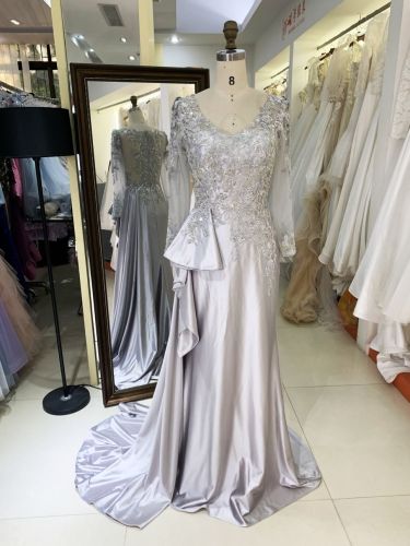 2025 New silver luxury satin fabric handmade beaded ruffle skirt long sleeve mermaid wedding gown Mother of The Bride Dress