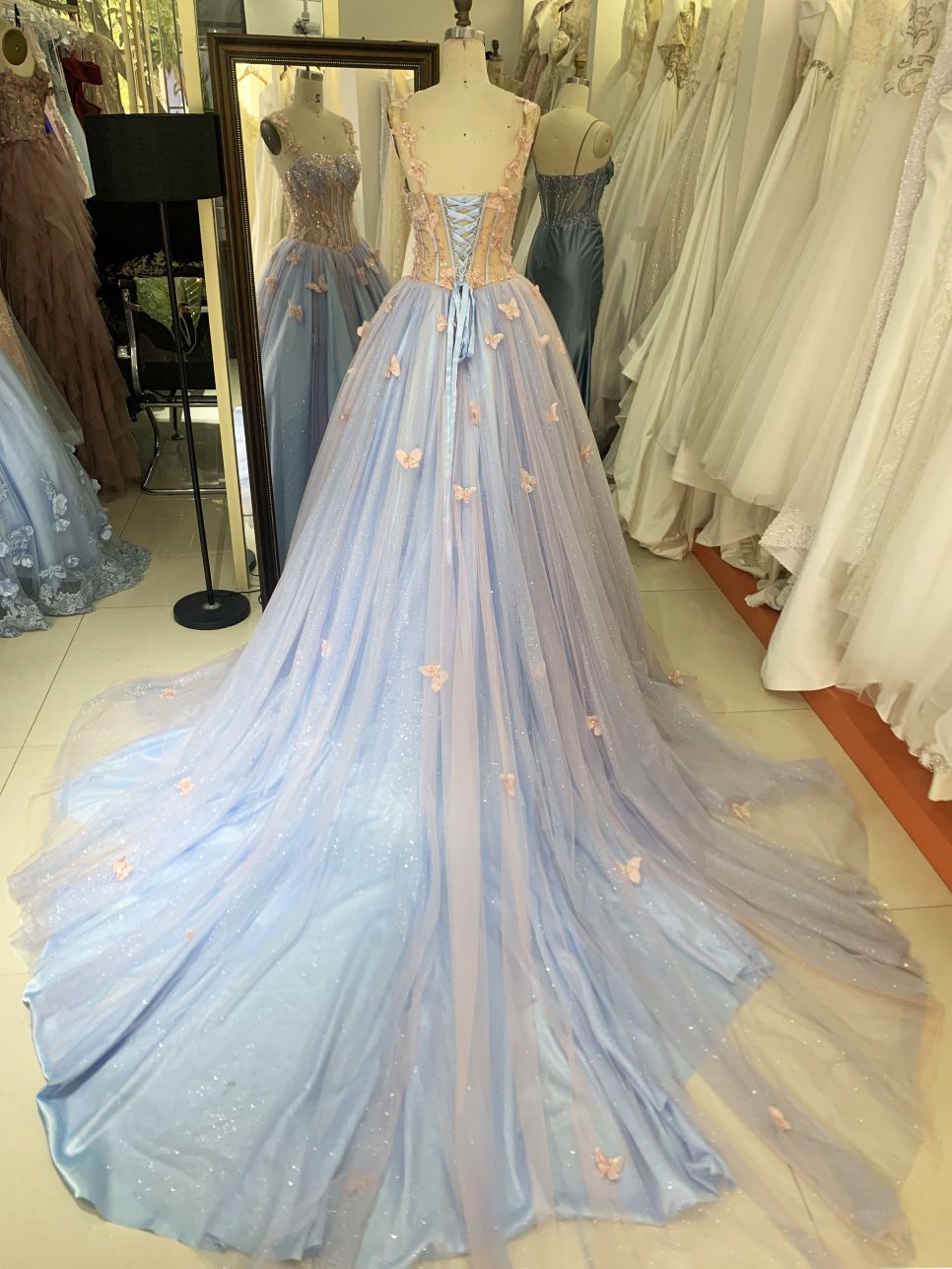 2025 New sky blue 3d butterfly sweetheart boning quinceanera dresses 15 ball dress for young girl