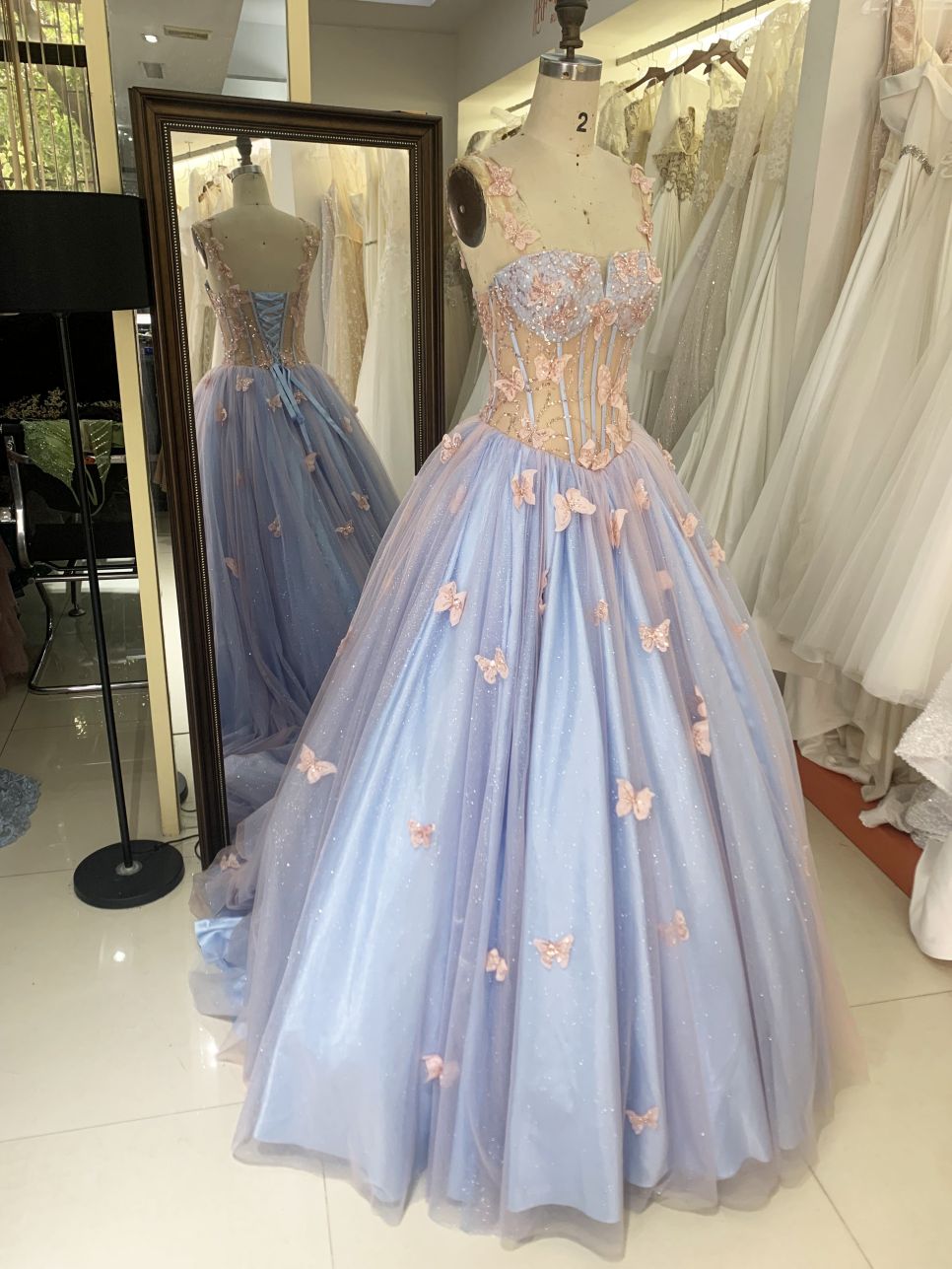 2025 New sky blue 3d butterfly sweetheart boning quinceanera dresses 15 ball dress for young girl