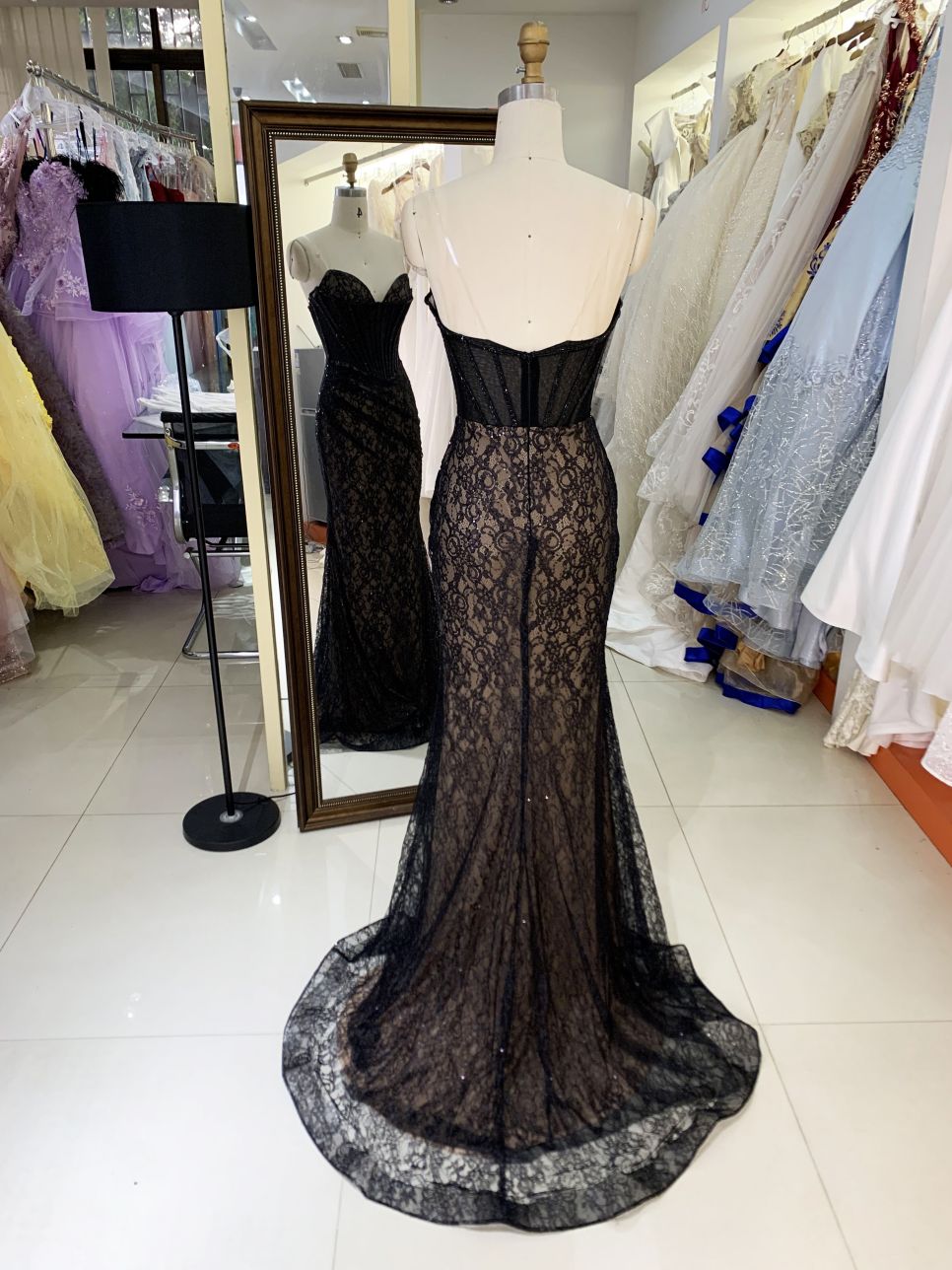 Crystal embellished gown luxury long contract color evening dress black lace custom prom dress 2025