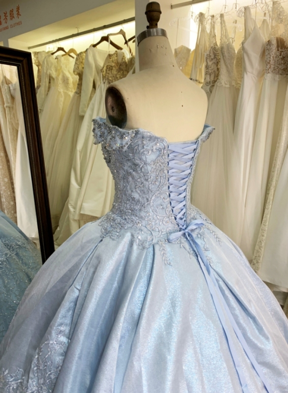 2025 New custom high quality latest 3D flowers lace hot-selling light blue ball gown fashionable quinceanera dress