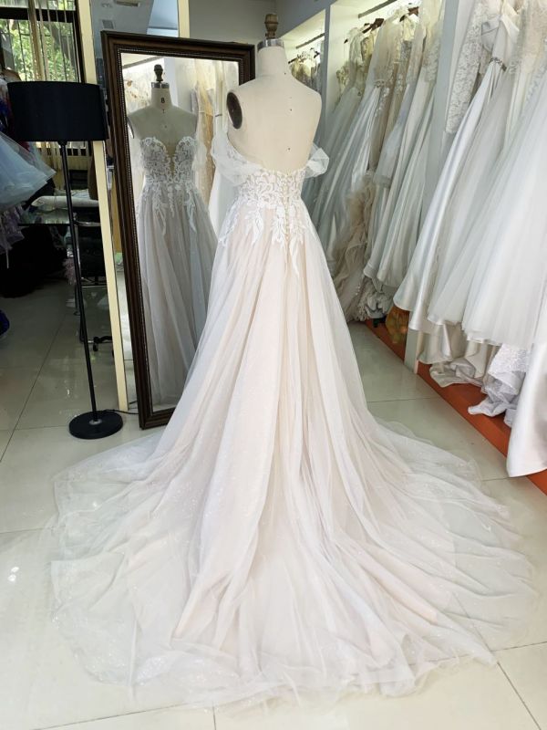 2025 Shiny bridal colorful lining deep V-neck off shoulder sleeveless Spaghetti Strap sexy lace embroidery wedding dress