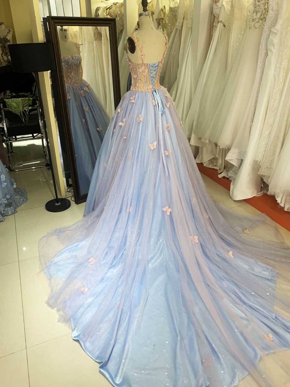 2025 New sky blue 3d butterfly sweetheart boning quinceanera dresses 15 ball dress for young girl