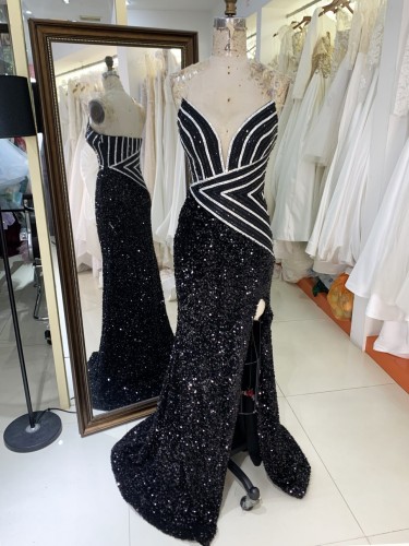 2025 Stunning embellished upper body contrast crystal chain black sequin fabric party dress maxi sequin mermaid evening dress