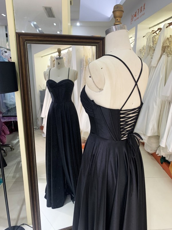 2025 Latest custom black prom dress sexy sleeveless slim pleated A-Line skirt lace up back boning design prom dress