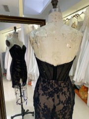 2025 New fashion design stunning short homecoming dress crystal embellished chain black cocktail dress strapless chic dress