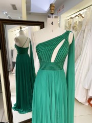 2025 Latest custom one shoulder sophisticated crystal chain design green A-line skirt elegant evening party dresses for women