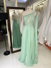 2025 Latest custom one shoulder sophisticated crystal chain design green A-line skirt elegant evening party dresses for women