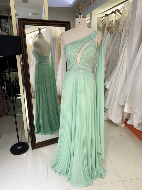 2025 Latest custom one shoulder sophisticated crystal chain design green A-line skirt elegant evening party dresses for women