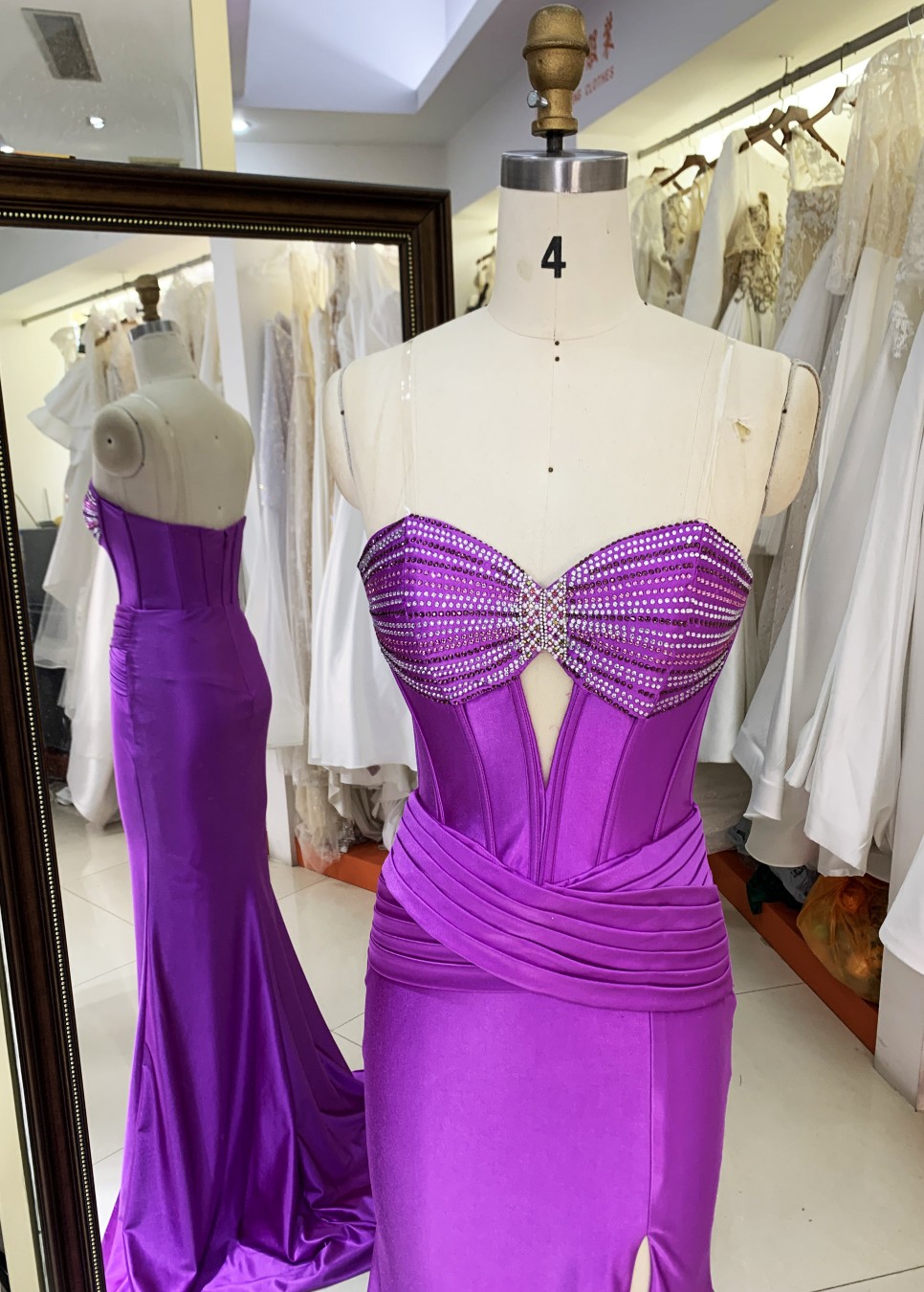 2025 Stunning embellished upper body sexy corset with crystal chain satin fabric party dress sequin mermaid evening dress