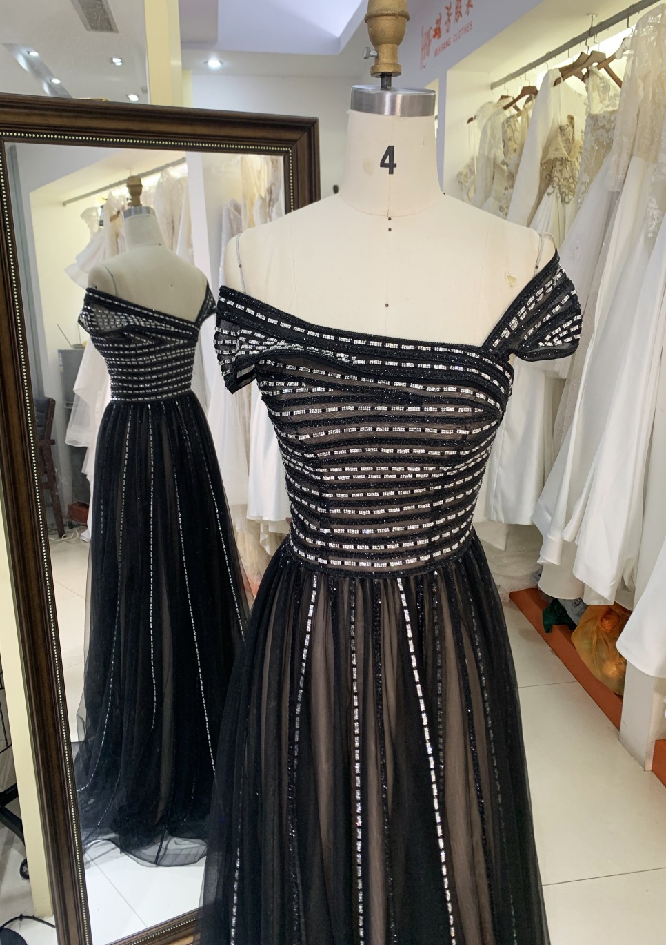2025 Stunning embellished Black color upper body crystal chain sequin fabric party dress maxi sequin evening dress