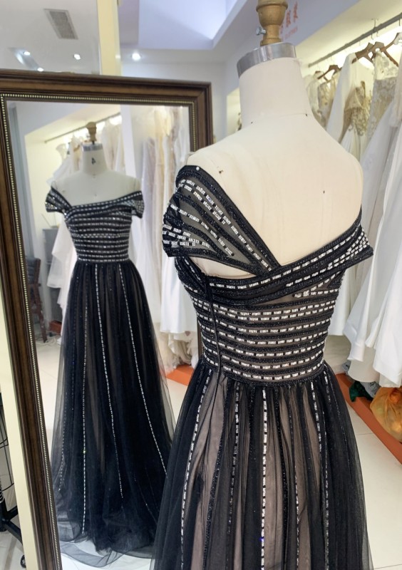 2025 Stunning embellished Black color upper body crystal chain sequin fabric party dress maxi sequin evening dress