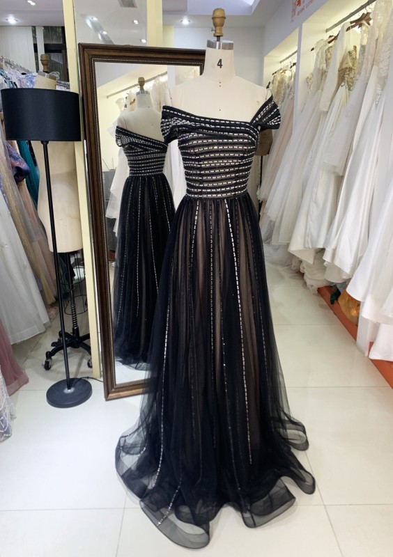 2025 Stunning embellished Black color upper body crystal chain sequin fabric party dress maxi sequin evening dress