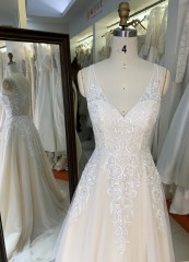 2025 wholesale ivory sleeveless lace embroidery v neck back bridal dresses for wedding