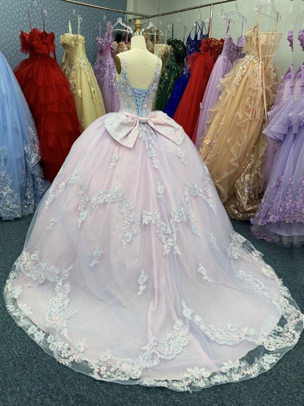 2025 New custom high quality pink and purple color V-neck 3D flowers embroidery lace evening ball gowns for quinceanera dress