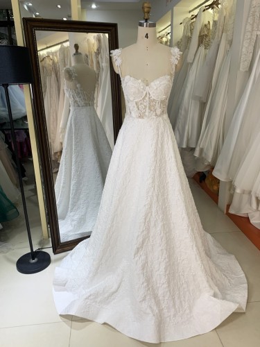 2025 white lace sleeveless V neck A line beading satin zipper up back bridal dresses for wedding