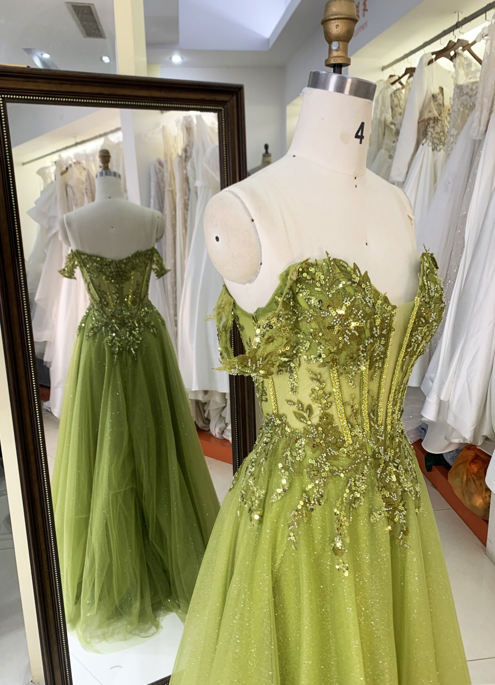 2025 Prom evening dress sage crystal chain elegant off shoulder wholesale long gowns evening dresses for bride prom dress girl