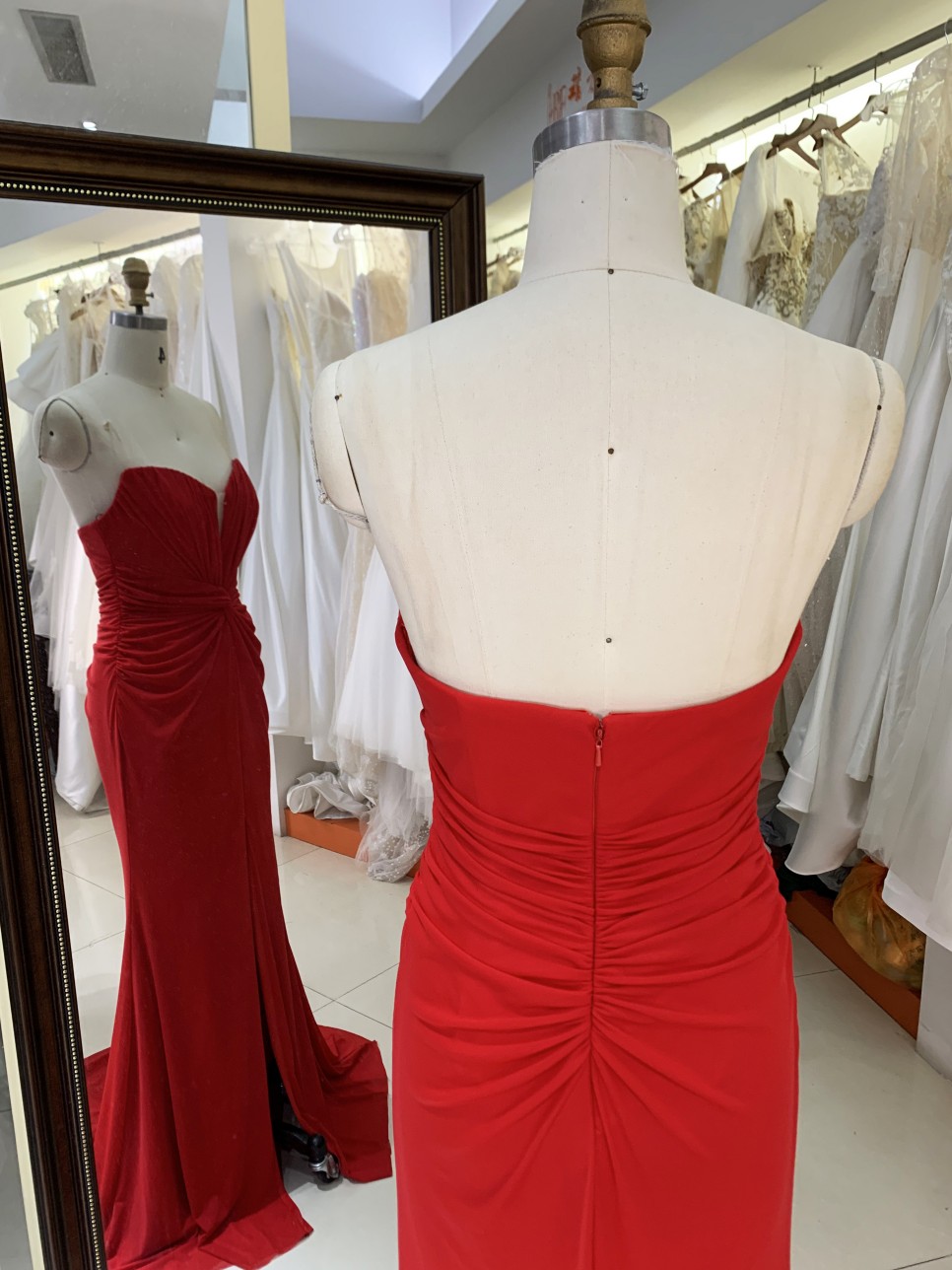 Elegant Long Prom Dresses with Split Red Evening Dresses New Products with Zipper Back