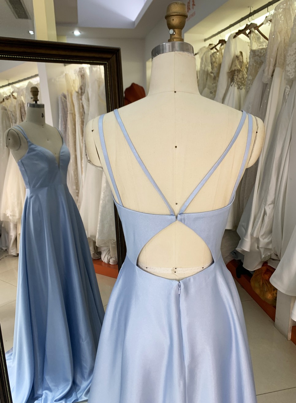 Factory Wholesale Elegant Long Prom Dresses Soft Smooth Satin V Neck Floor-length Evening Dress