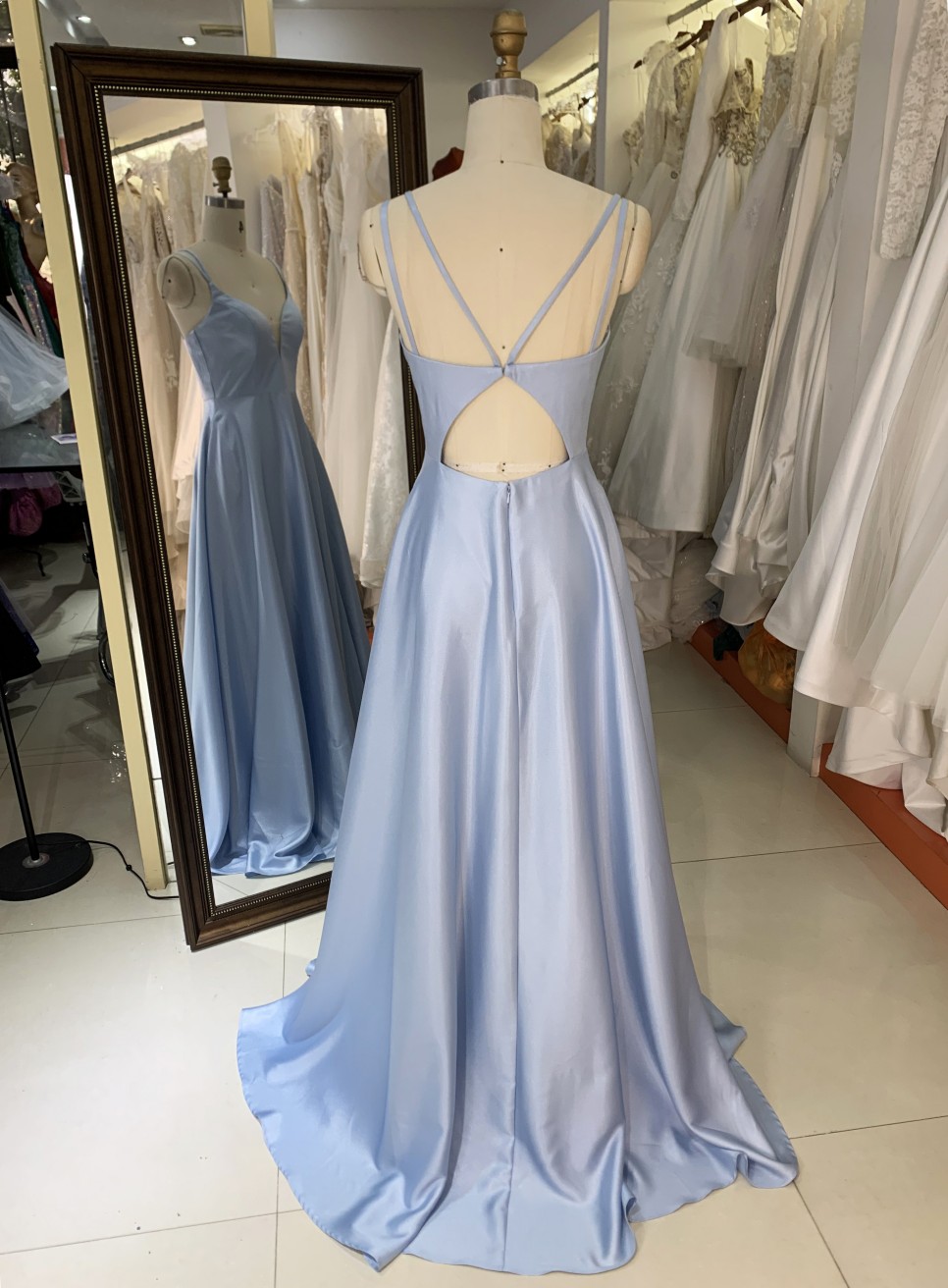 Factory Wholesale Elegant Long Prom Dresses Soft Smooth Satin V Neck Floor-length Evening Dress
