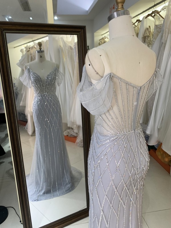 2025 Stunning Silver Embellished Bodice Beads Sexy Corset Crystal Chain Fabric Ball Gown Sequin Mermaid Evening Dress for Prom