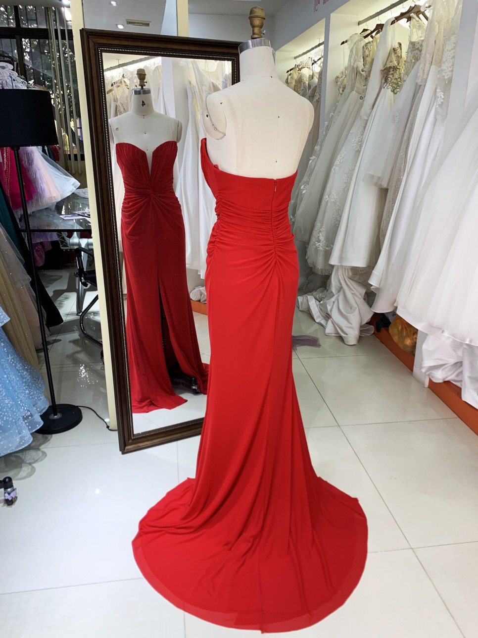 Elegant Long Prom Dresses with Split Red Evening Dresses New Products with Zipper Back