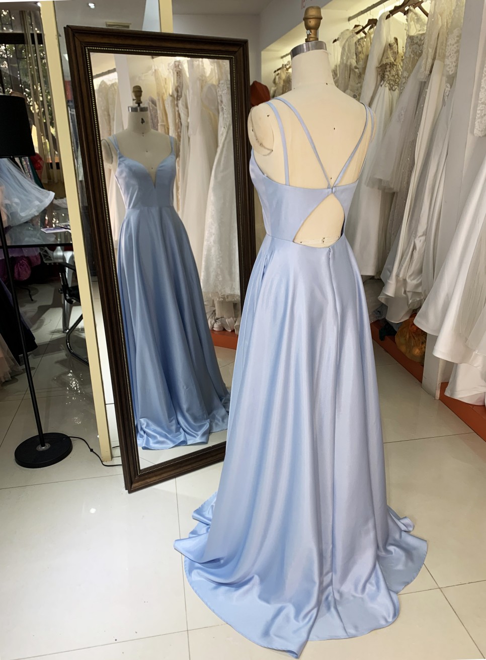 Factory Wholesale Elegant Long Prom Dresses Soft Smooth Satin V Neck Floor-length Evening Dress