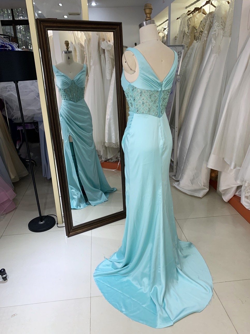 2025 Custom Light Blue Spaghetti Prom Dresses V-Neck Mermaid Crystal Beads Formal Party Dress with Slit Long Satin for Women