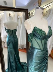 2025 Elegant Emerald Shoulder Deep V-neck Princess Mermaid Prom Dress Wholesale Hand Beads Bust Style Ball Gown