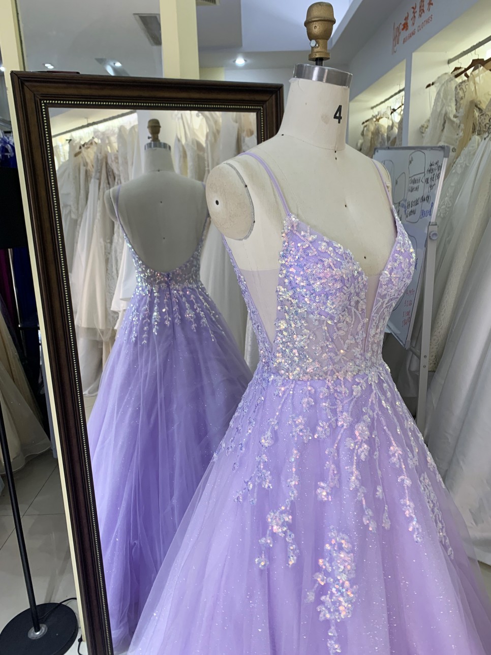 2025 New Lilac Elegant Princess Sleeveless A-Line Tulle Prom Night Dress with Plunging V-Neck Open Back Flower Evening Dresses