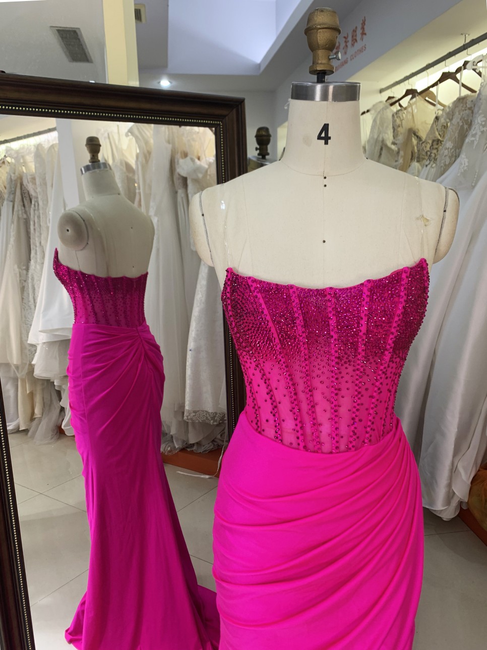 2025 High Quality Wholesale Fitted Prom Dress Rhinestone Mermaid Strapless Rhinestone Pleated Long Satin Fabric Prom Dress