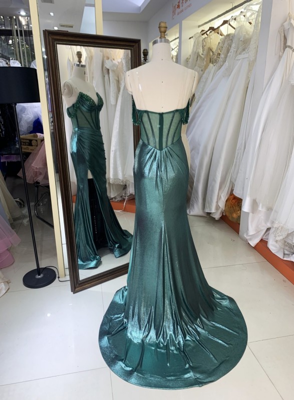 2025 Elegant Emerald Shoulder Deep V-neck Princess Mermaid Prom Dress Wholesale Hand Beads Bust Style Ball Gown