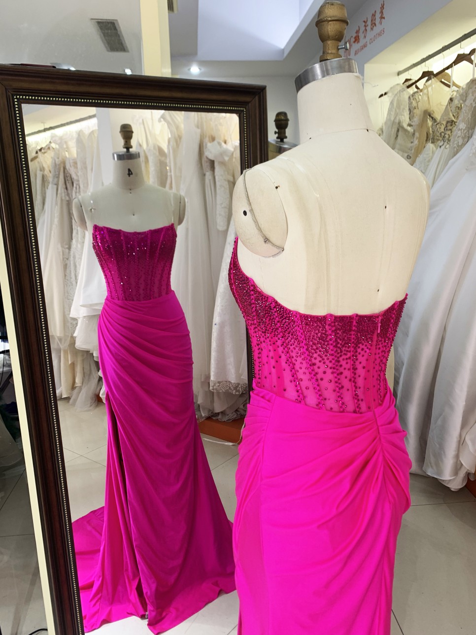 2025 High Quality Wholesale Fitted Prom Dress Rhinestone Mermaid Strapless Rhinestone Pleated Long Satin Fabric Prom Dress