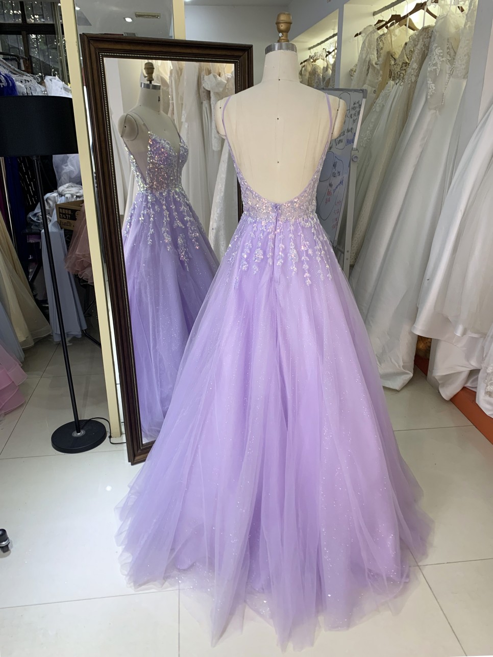 2025 New Lilac Elegant Princess Sleeveless A-Line Tulle Prom Night Dress with Plunging V-Neck Open Back Flower Evening Dresses