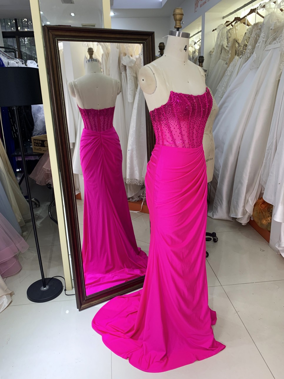 2025 High Quality Wholesale Fitted Prom Dress Rhinestone Mermaid Strapless Rhinestone Pleated Long Satin Fabric Prom Dress