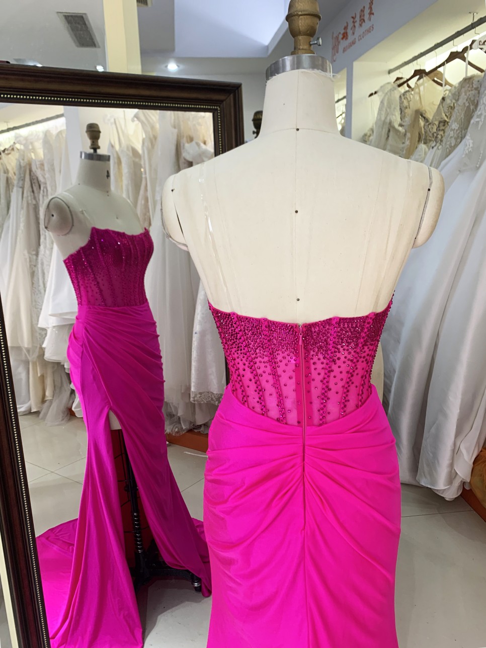 2025 High Quality Wholesale Fitted Prom Dress Rhinestone Mermaid Strapless Rhinestone Pleated Long Satin Fabric Prom Dress