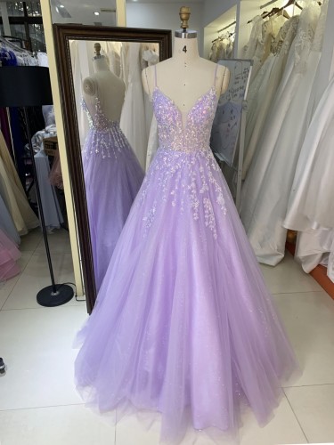 2025 New Lilac Elegant Princess Sleeveless A-Line Tulle Prom Night Dress with Plunging V-Neck Open Back Flower Evening Dresses