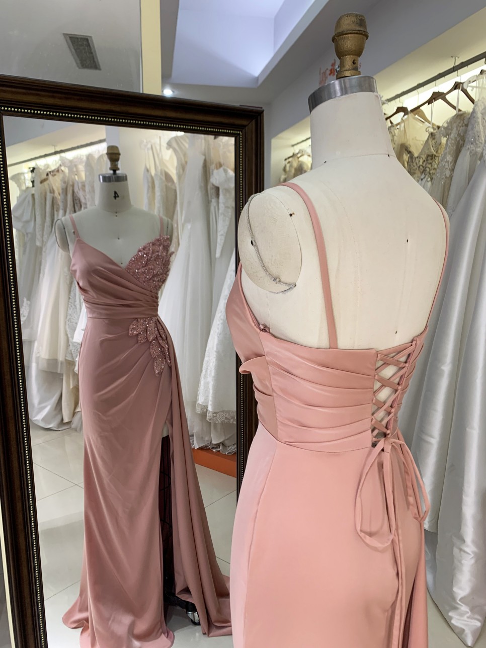 2025 New Elegant V-Neck Satin Evening Dress with Leaf Motif Rhinestones Daring High Slit - Crystal Embellished Party Dress