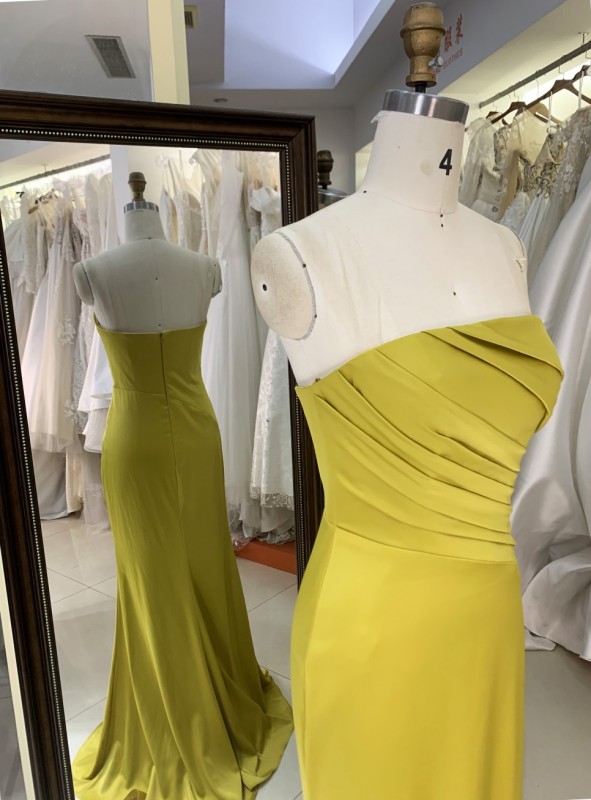 2025 Turmeric Fitted Evening Dress Square Collar Mermaid Strapless Pleated Design Zipper Back Long Satin Fabric Prom Dress